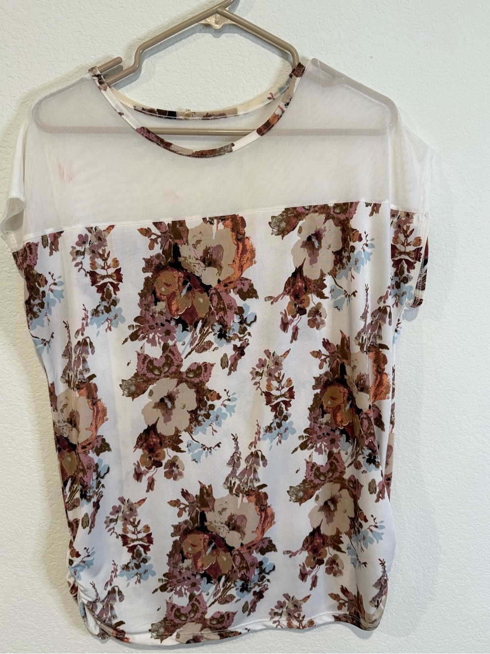 Annabelle White Floral Short Sleeve Top with Brown and Mauve Accents